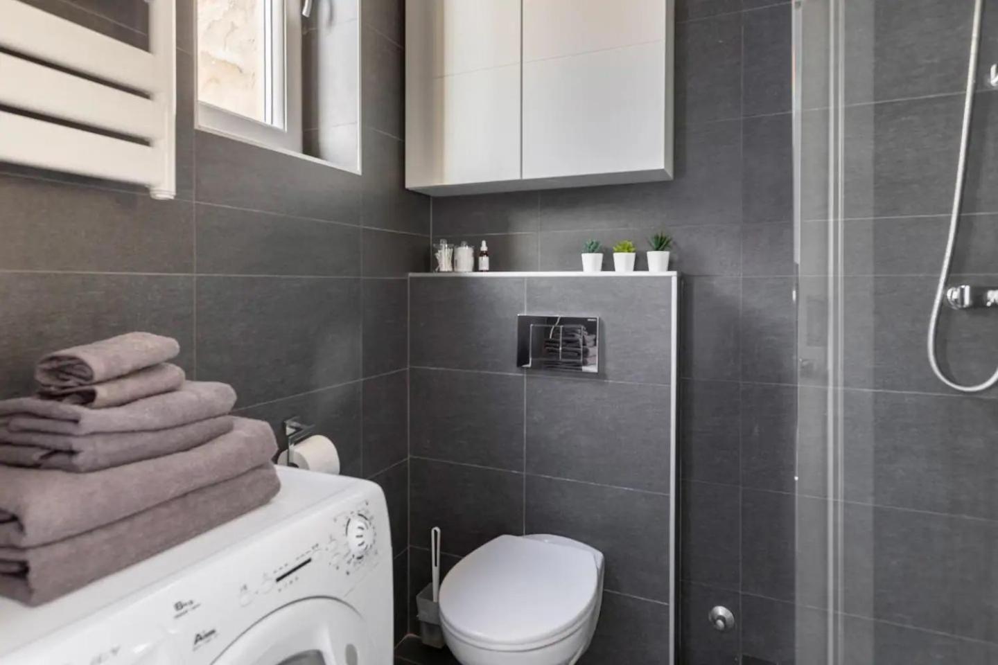 Apartamento 3 Steps From Center Belgrado Exterior foto